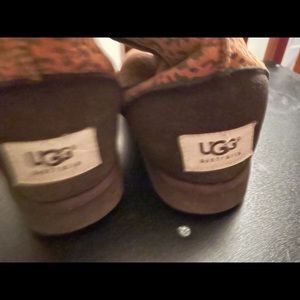 Size 8 excellent condition Ugg’s cheetah boots